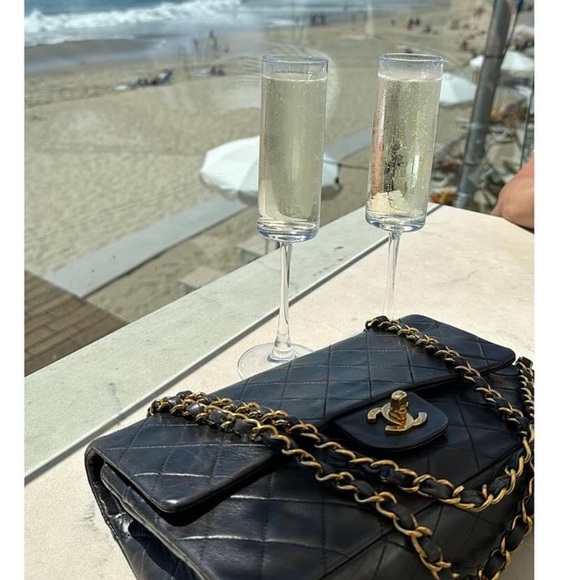 Vintage CHANEL double flap Lambskin purse - Picture 5 of 11